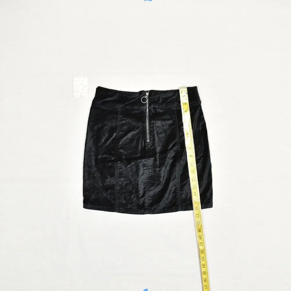 NEW Free People Women's Mini Straight Skirt Velvet Solid Cotton Black Size 27